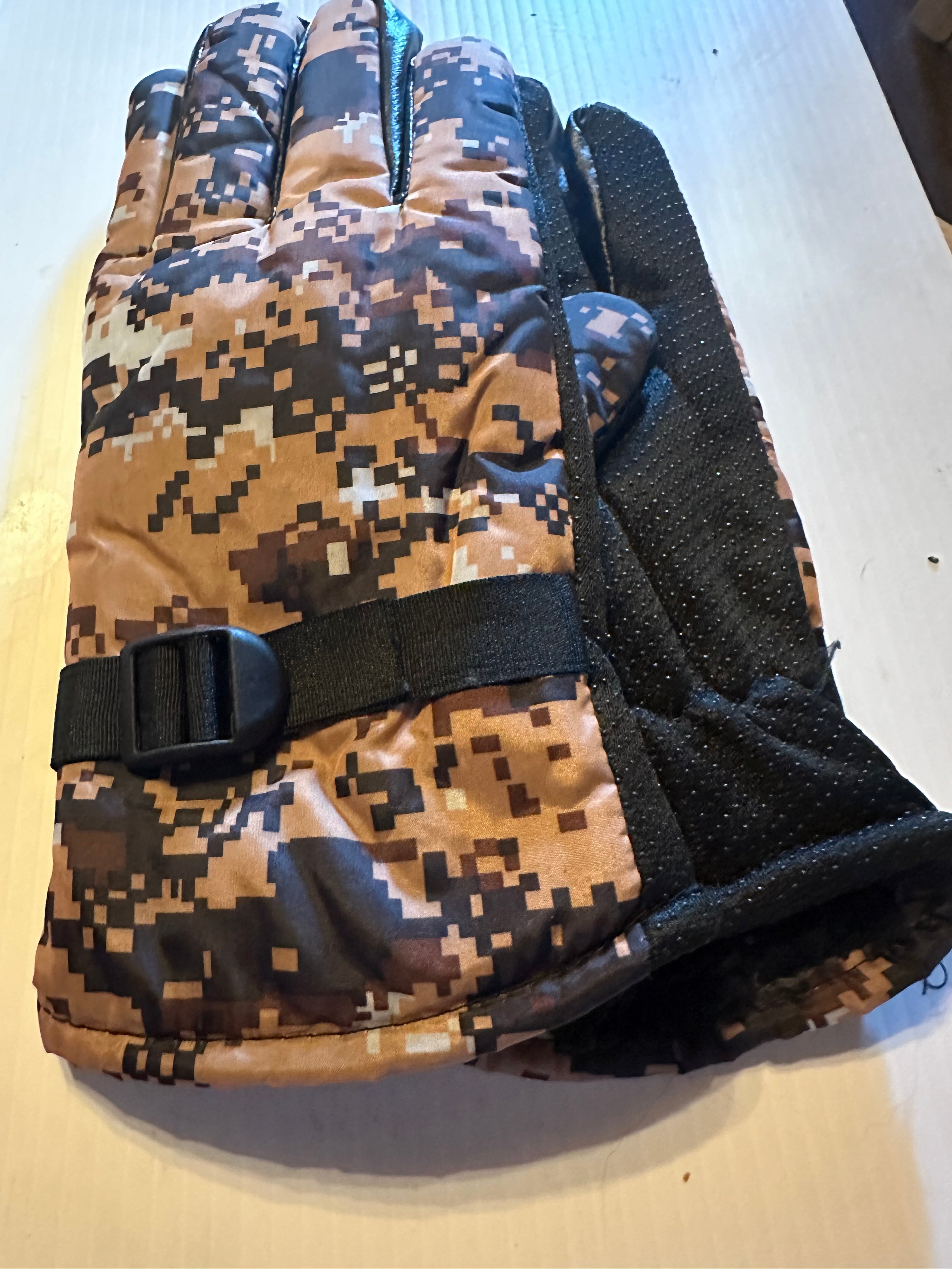 Digital Camouflage Gloves